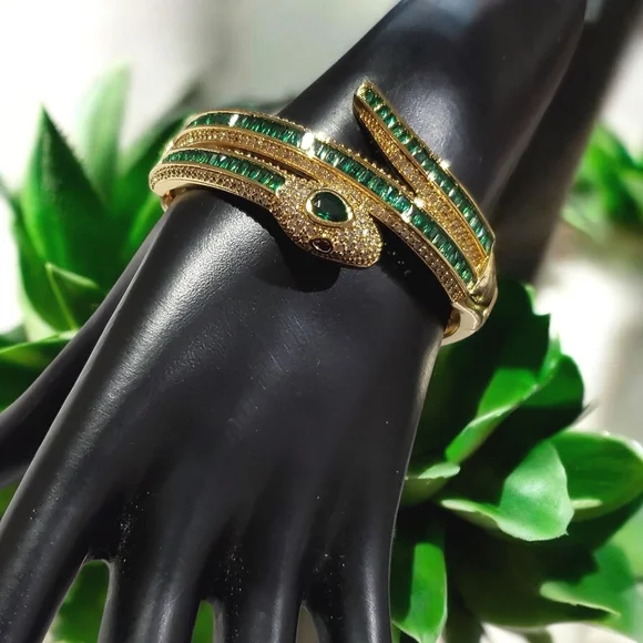 Luxury 18k Gold Plated Coiled Snake Emerald Crystal Clamper Bracelet - Picture 5 of 5